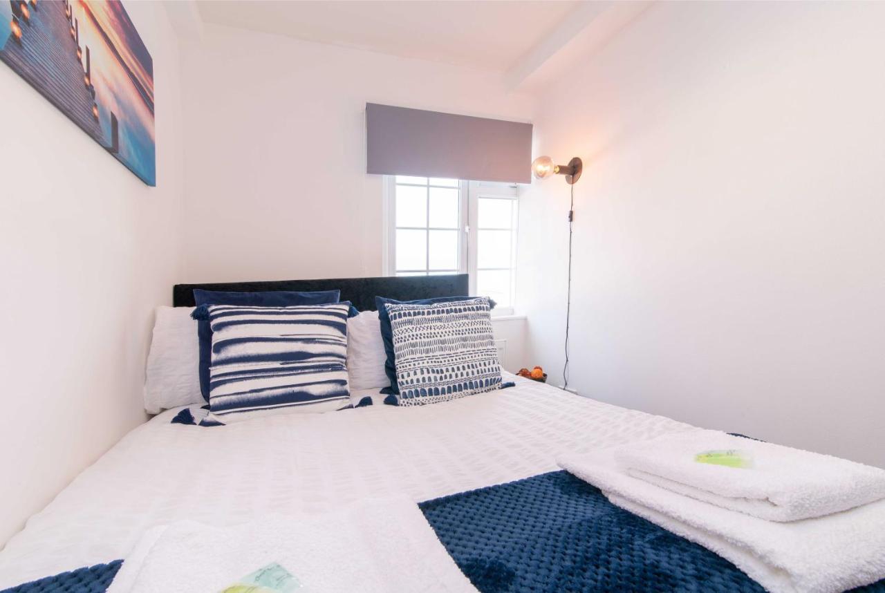 Stylish & Central 2 Bedroom Apartment - Fast Wifi Castle Donington Zewnętrze zdjęcie